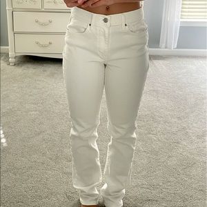 WHITE HIGH-RISE LEVI’s JEANS (straight cut)
